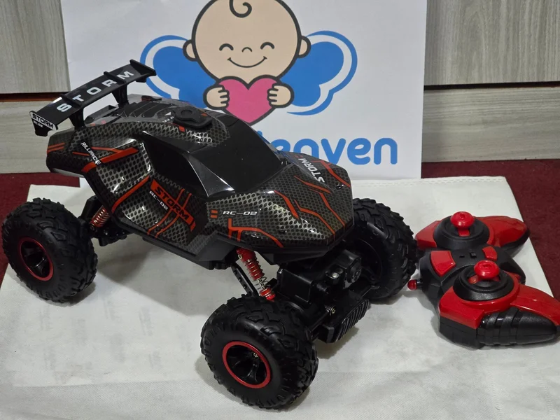 X-Spray Climbing Car – 4WD RC Off-Road Vehicle with Mist Spray & LED Lights
