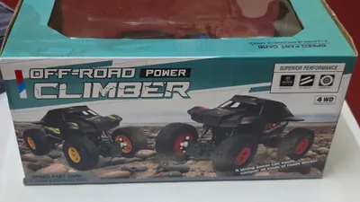 Off-Road Power Climber 4WD RC Car – All-Terrain Rock Crawler