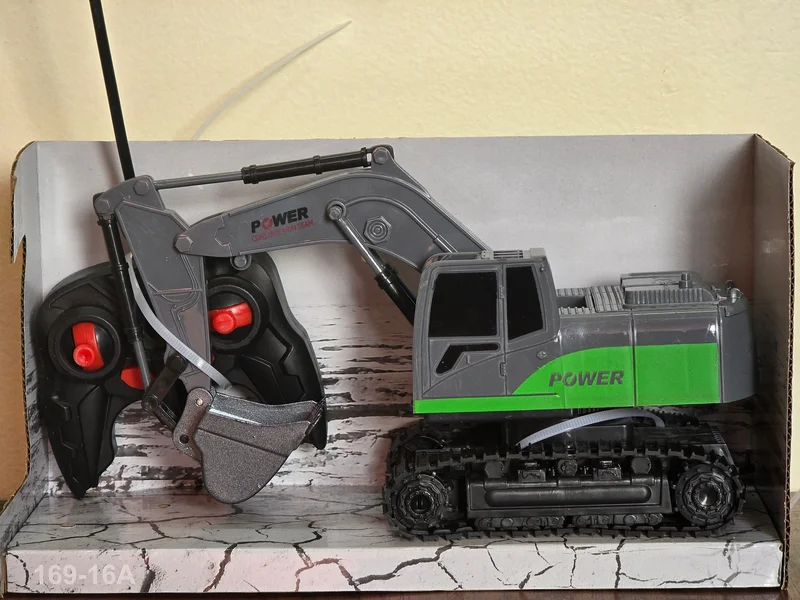 Super R/C Construction Excavator – 1:24 Scale Remote Control Digger