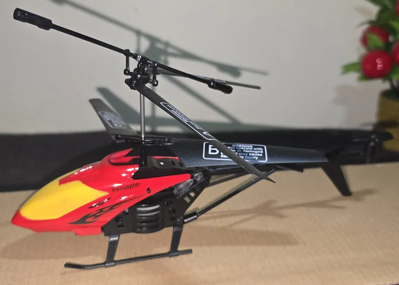 Remote Control Helicopter RC Lh-1302 with 3D Lights and Durable Structure Design